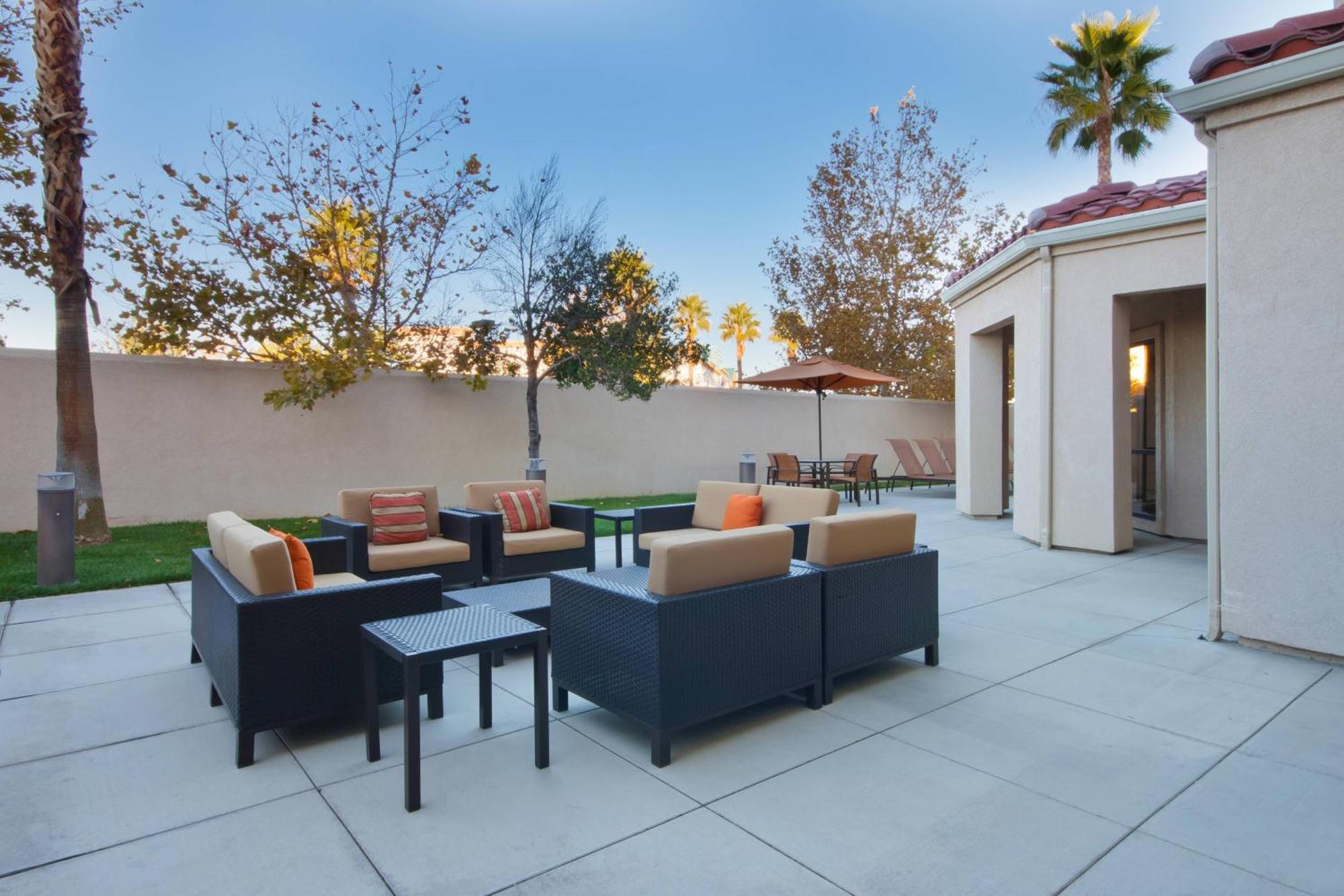 Hotel Courtyard By Marriott Palmdale Exterior foto